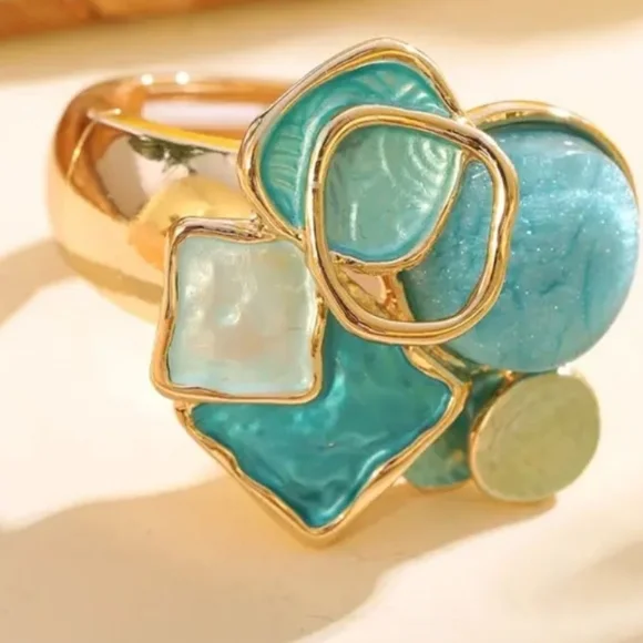 Ring - Picture 2 of 7